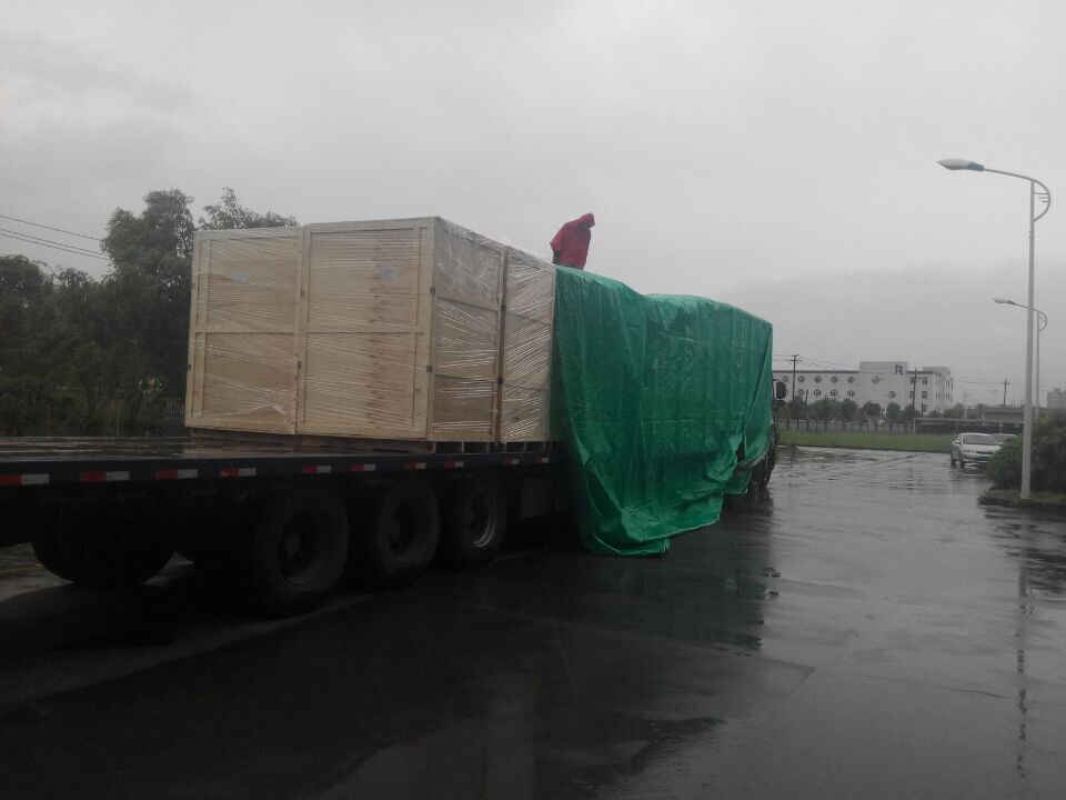 2017年6月北京创联汇通电气-雨中发货现场，一直以顾客服务为较好