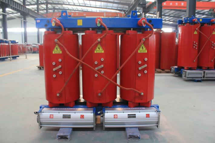 一般北京创联汇通电气全铝的干式变压器800kva价格是33900元，全铜的800kva干式变压器价格是65000元。